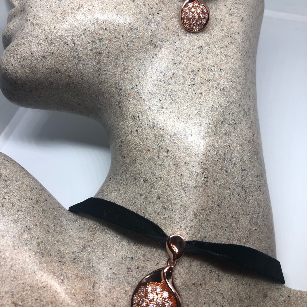 Vintage rose gold finish crystal necklace earrings